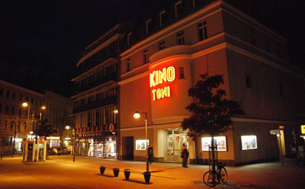 Kino Toni außen